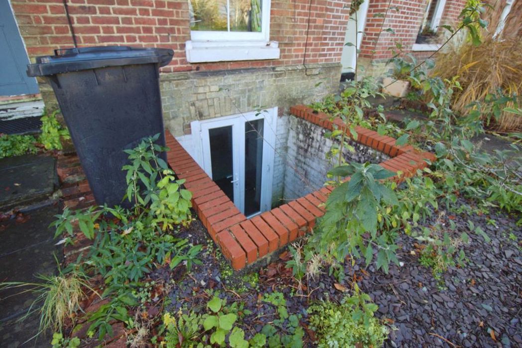 Property image 11 of 14