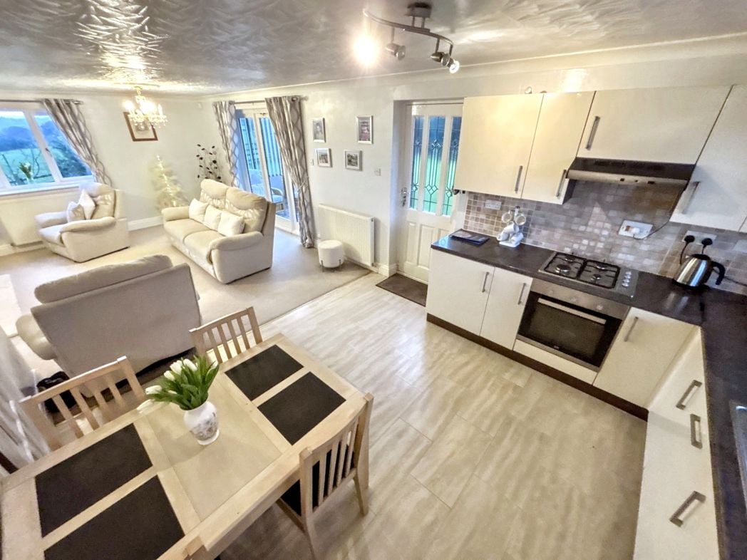 Property image 5 of 21