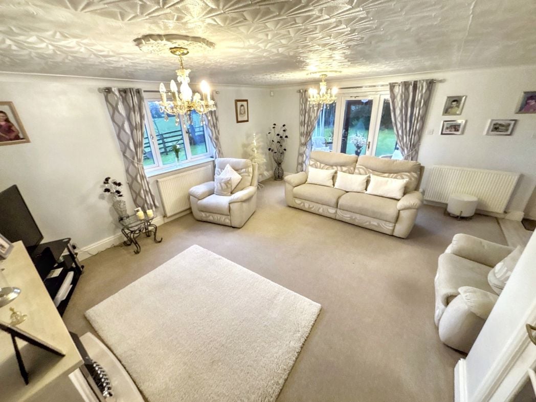 Property image 4 of 21