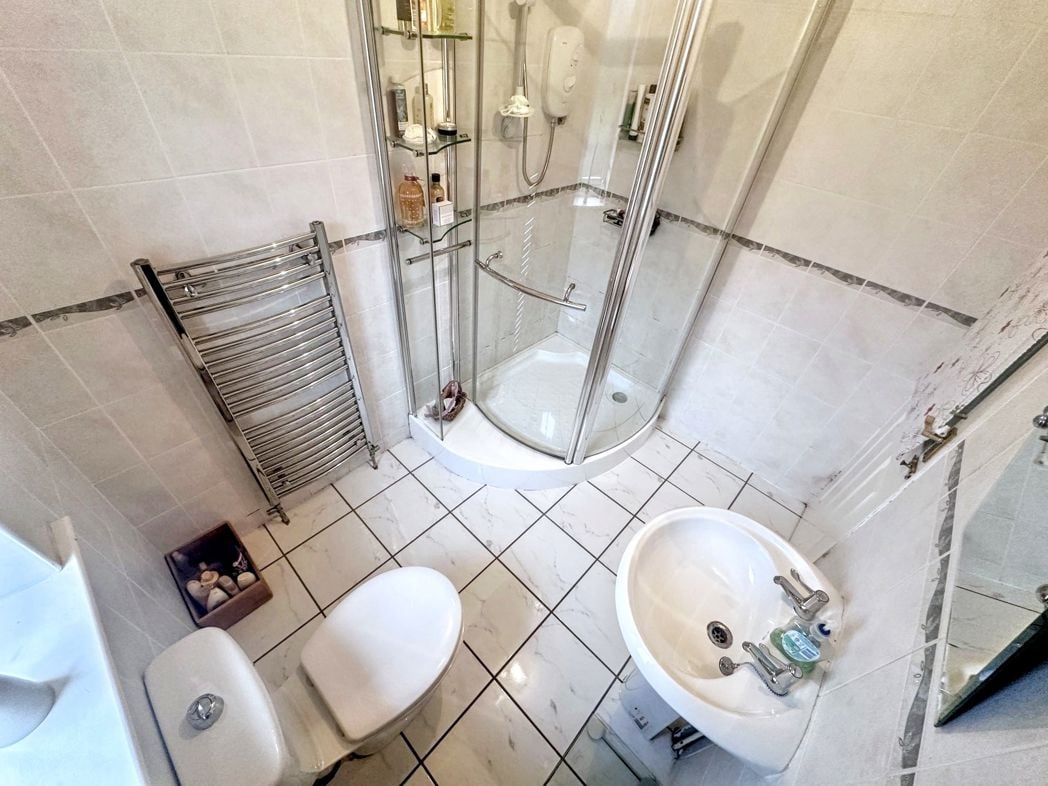Property image 11 of 21