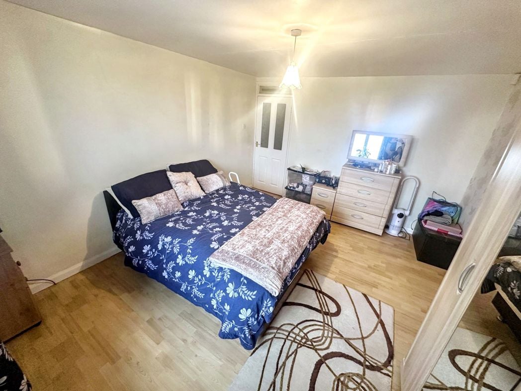 Property image 13 of 21