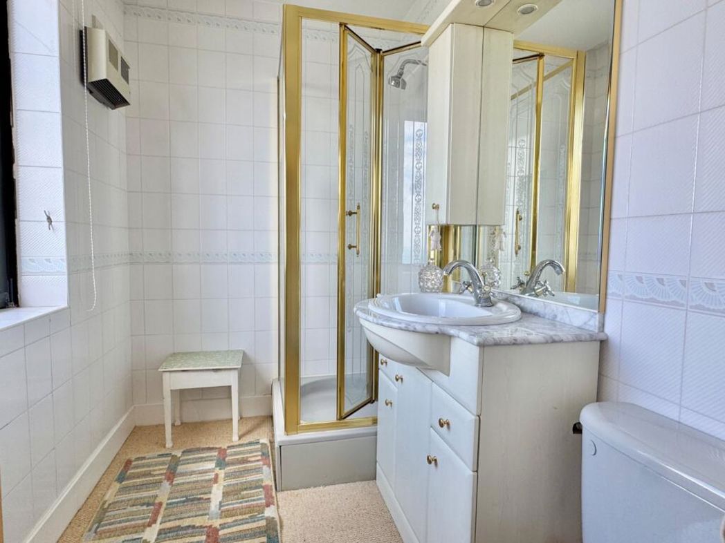 Property image 8 of 15