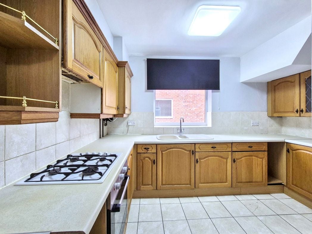 Property image 3 of 23