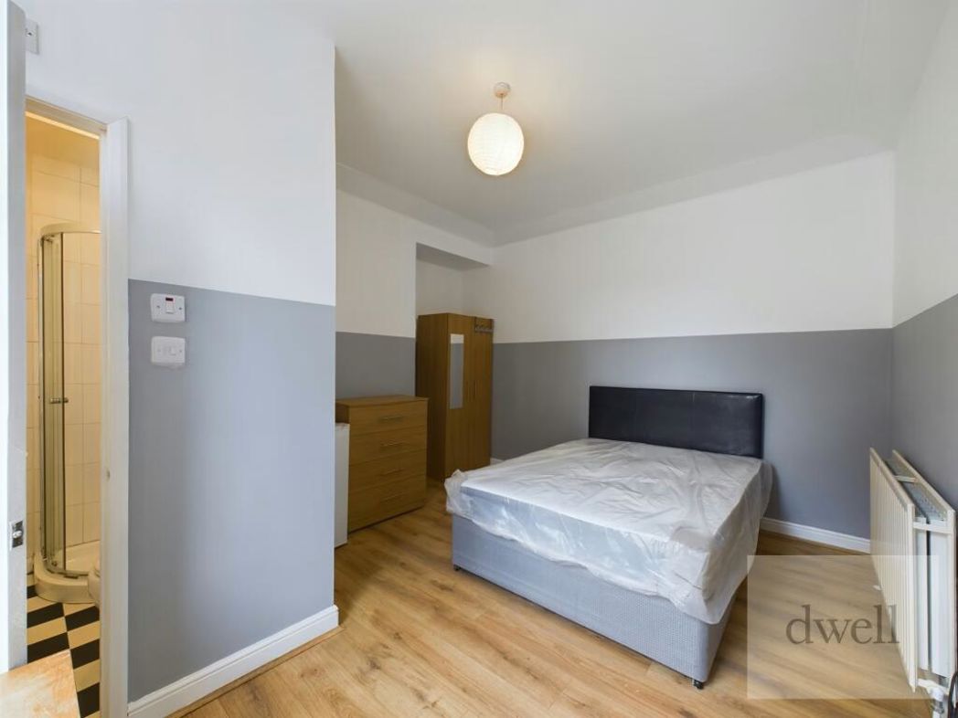 Property image 4 of 13