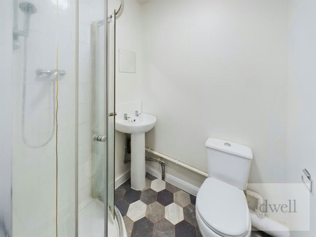 Property image 8 of 13