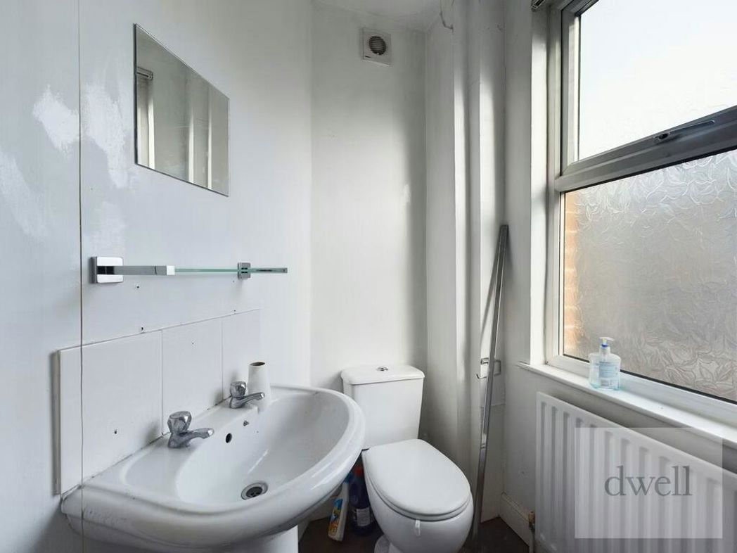 Property image 11 of 13