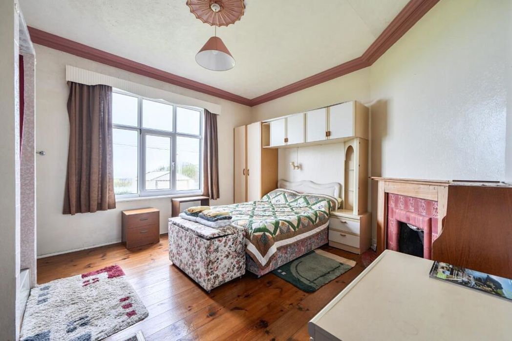 Property image 12 of 25