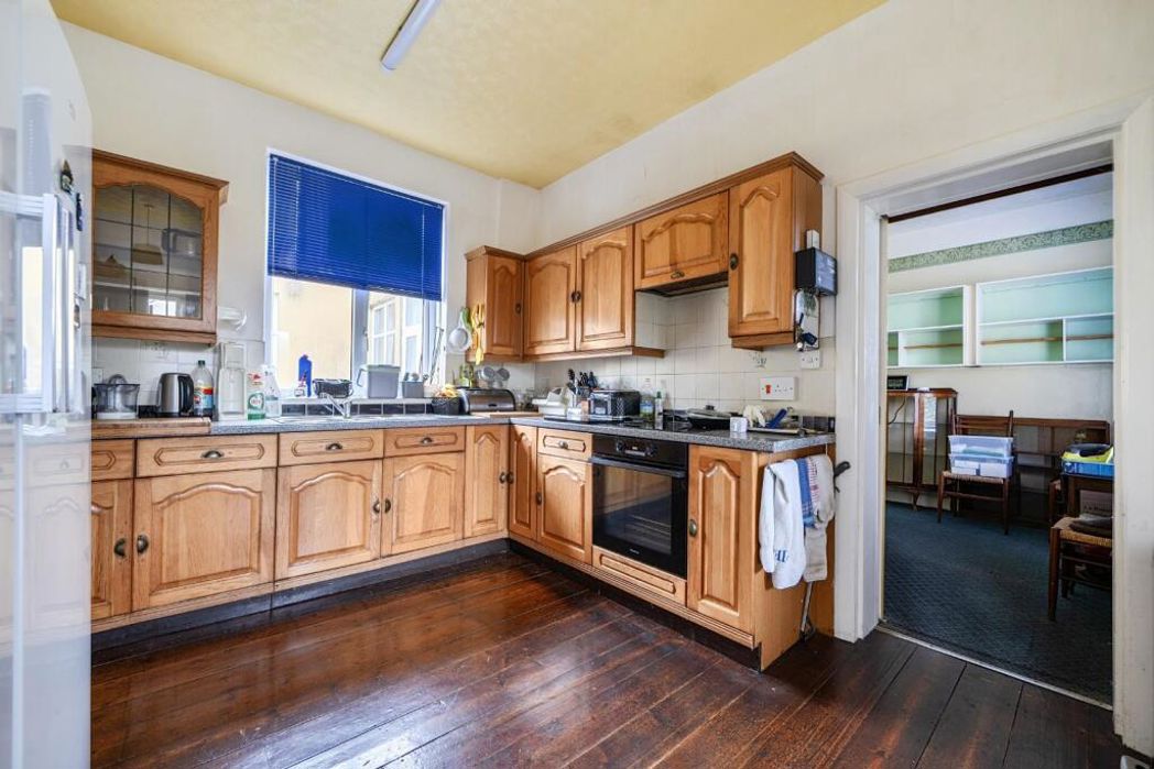 Property image 6 of 25