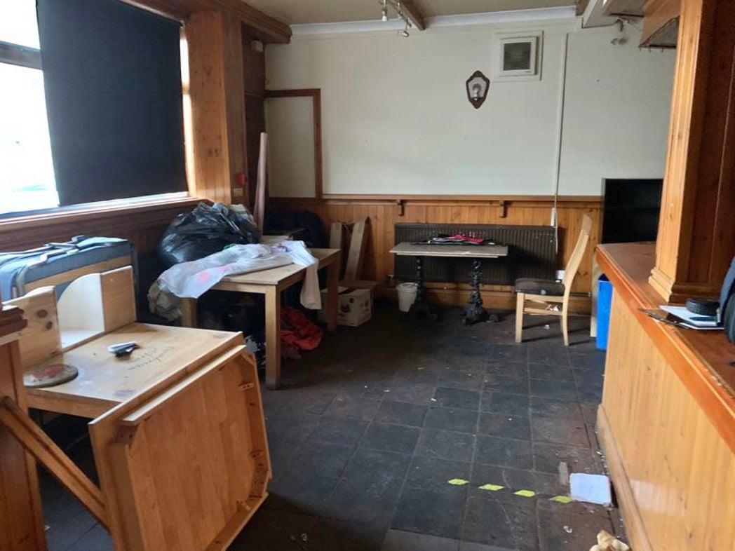 49, Neath, Neath Port Talbot, SA11 1AR