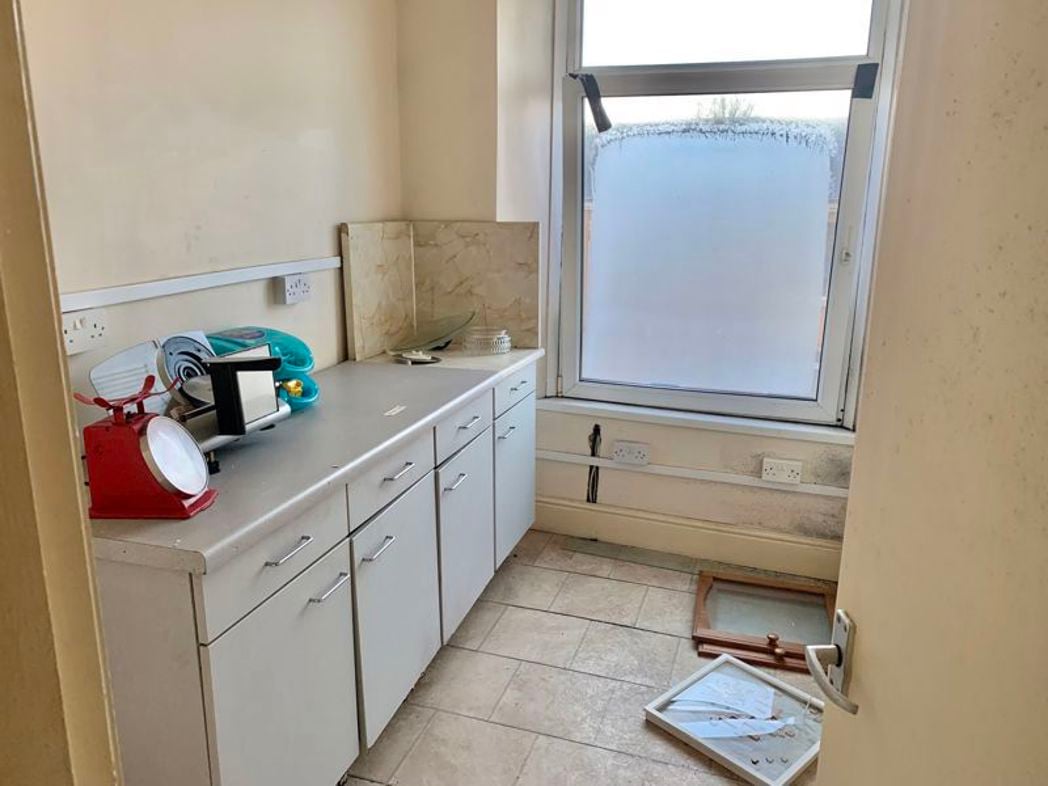 49, Neath, Neath Port Talbot, SA11 1AR