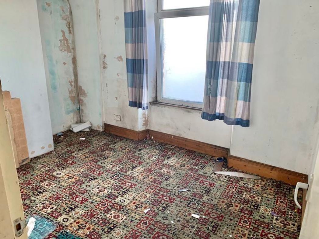 49, Neath, Neath Port Talbot, SA11 1AR