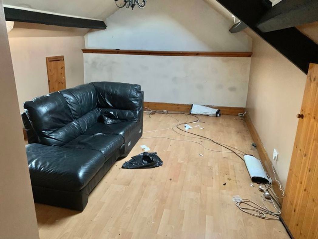 49, Neath, Neath Port Talbot, SA11 1AR