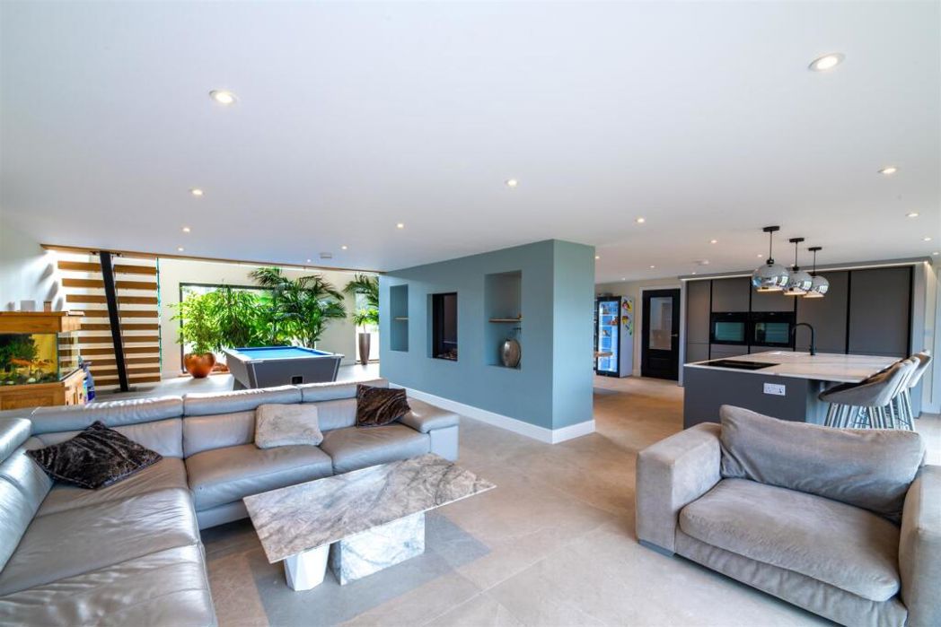 Property image 6 of 20