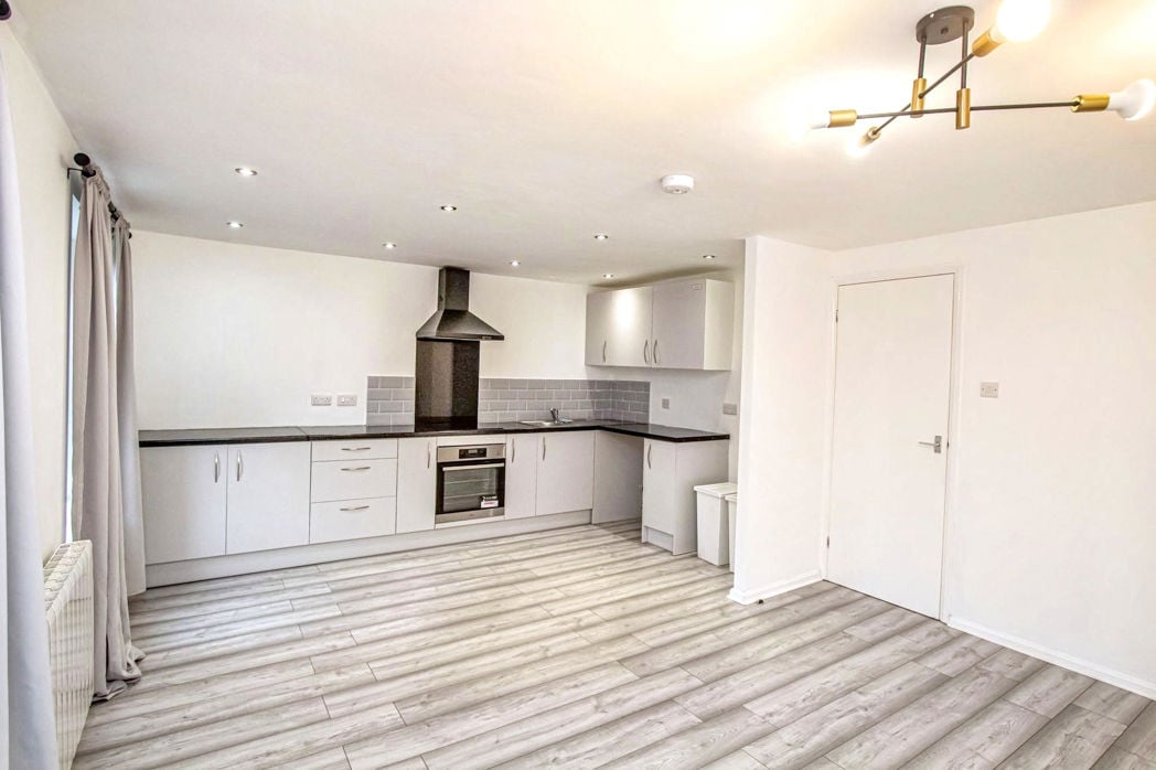 Property image 2 of 8