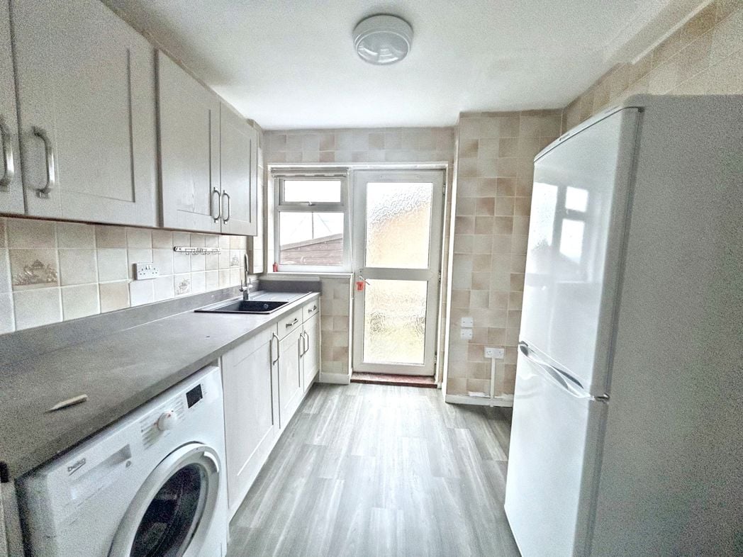 Property image 3 of 9
