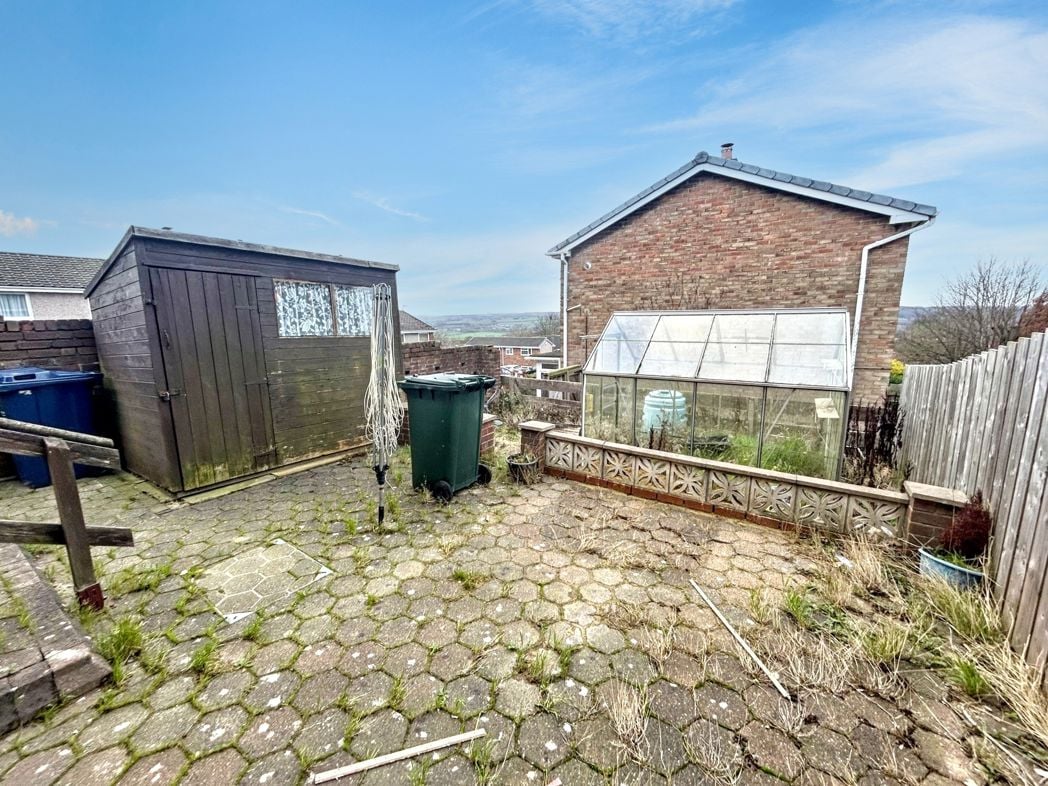 Property image 8 of 9