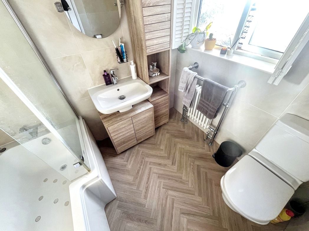 Property image 11 of 15