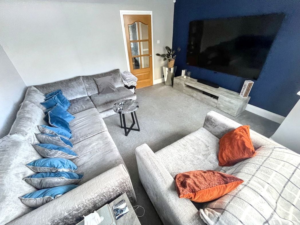 Property image 3 of 15