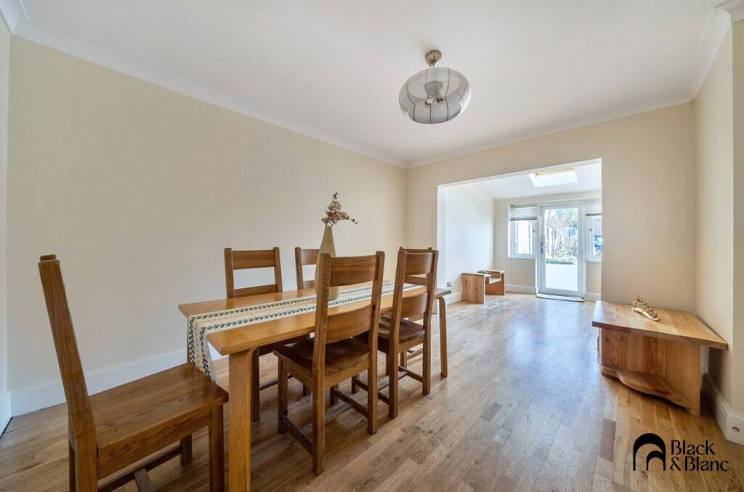 Property image 4 of 20