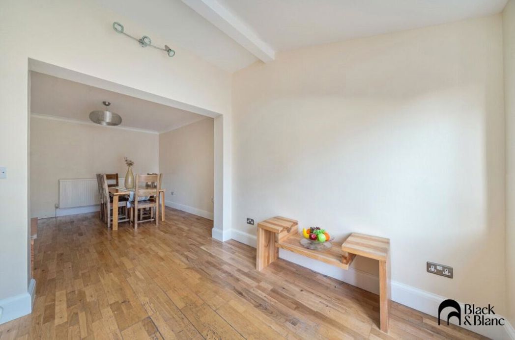 Property image 6 of 20