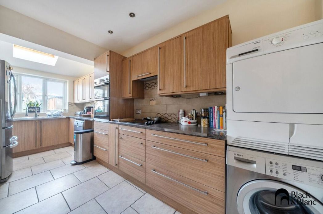 Property image 8 of 20