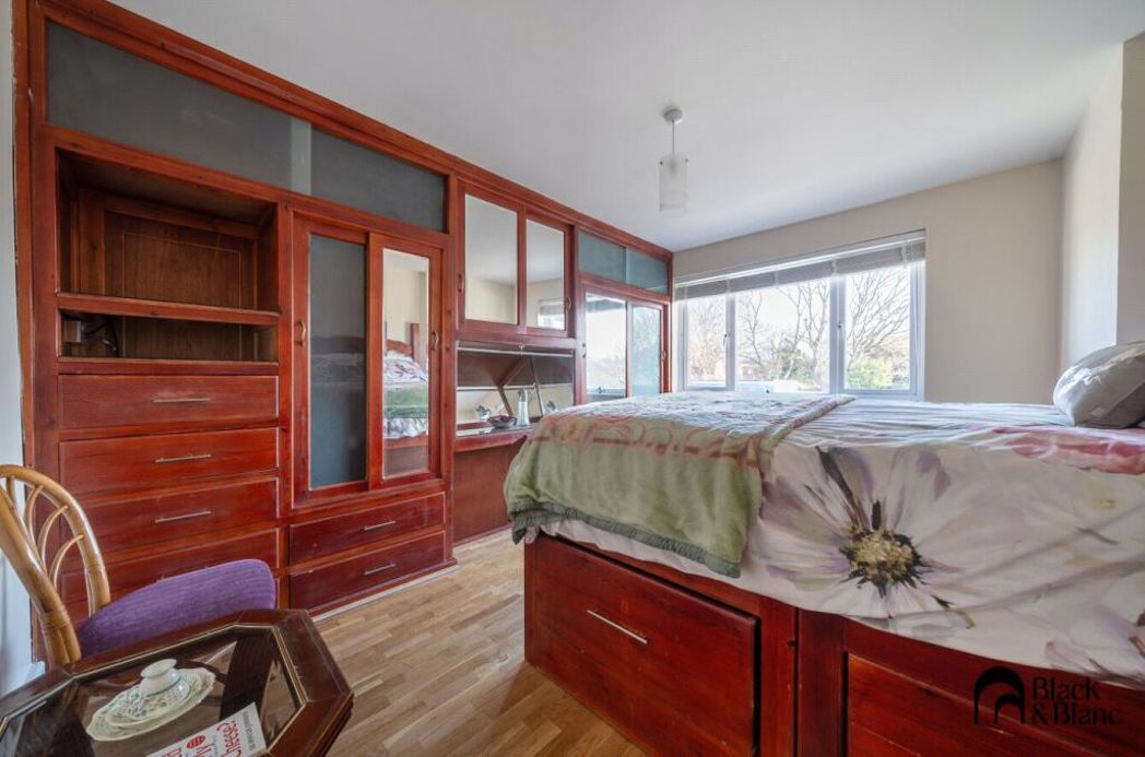 Property image 11 of 20