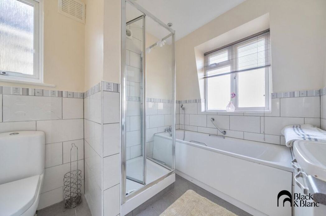 Property image 16 of 20