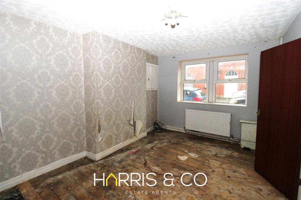 Property image 2 of 12