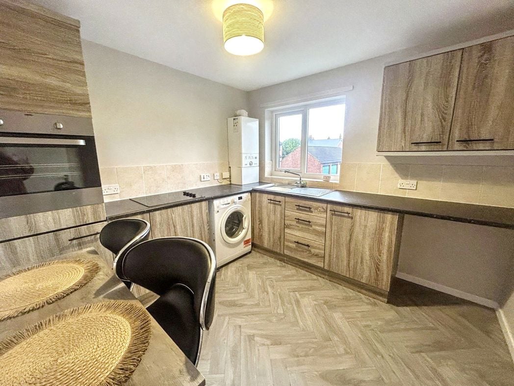 Property image 2 of 9