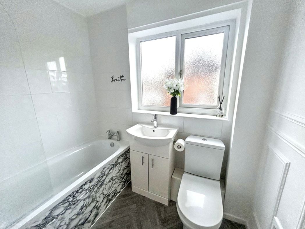 Property image 8 of 9
