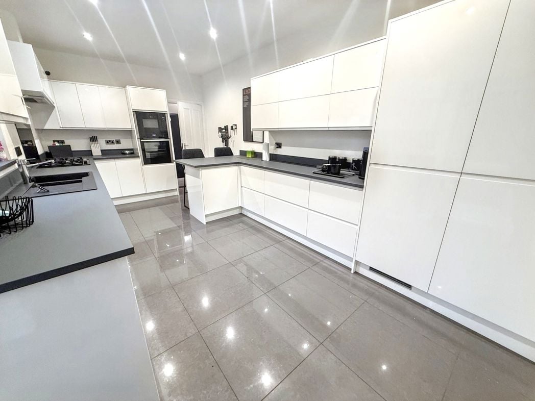 Property image 5 of 27