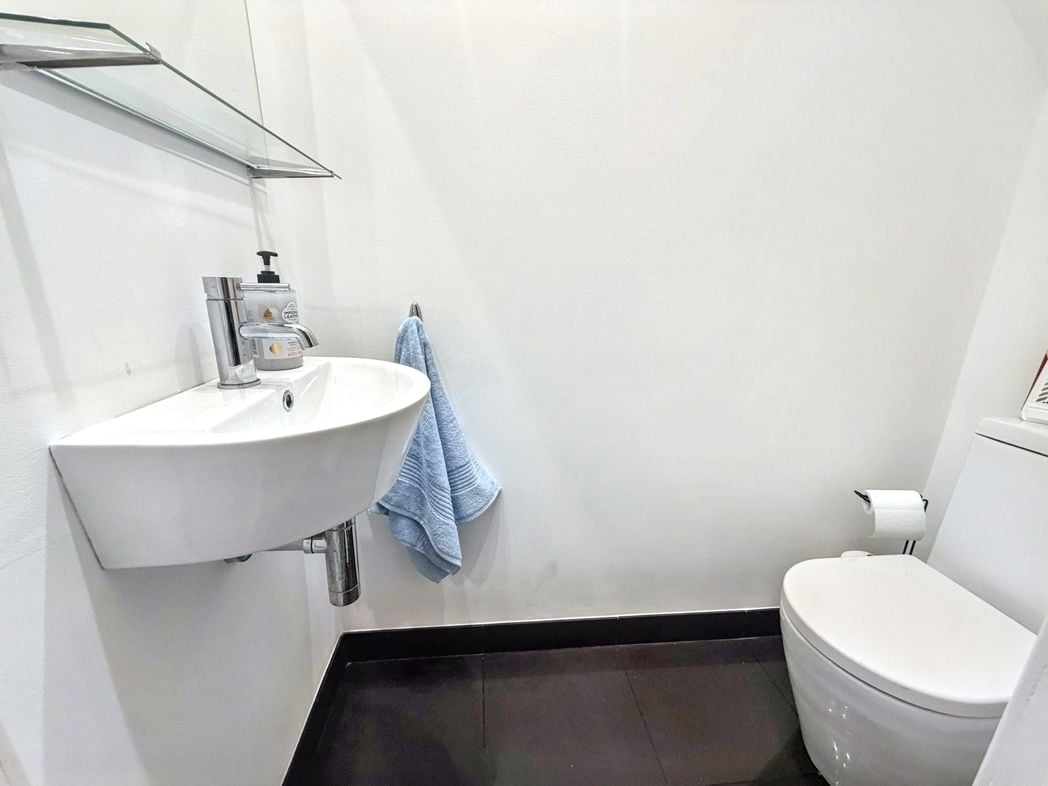 Property image 12 of 27
