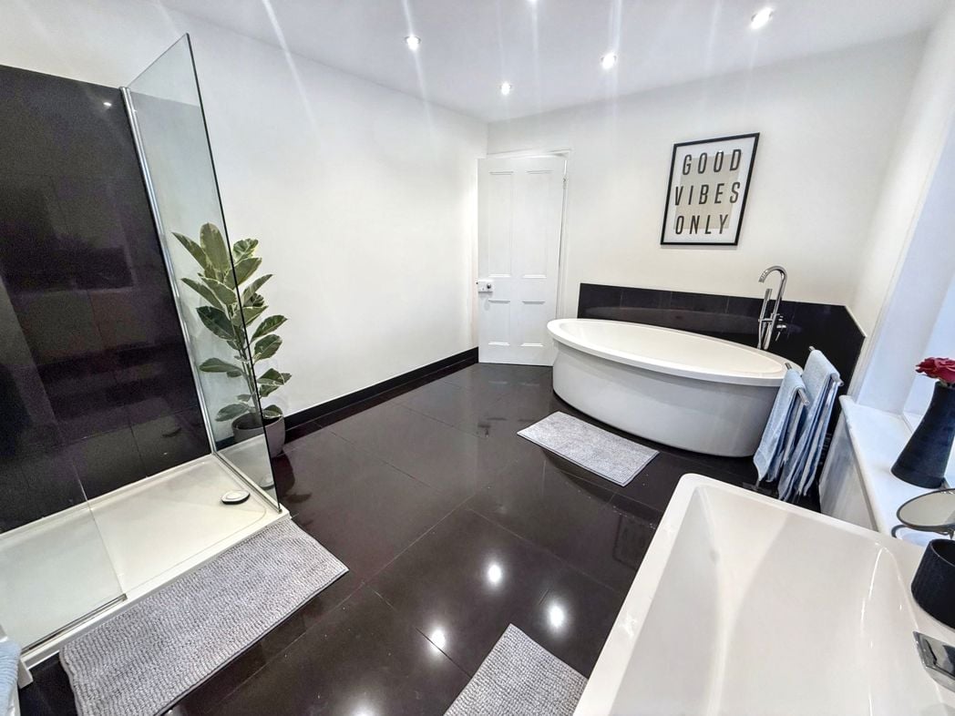 Property image 15 of 27