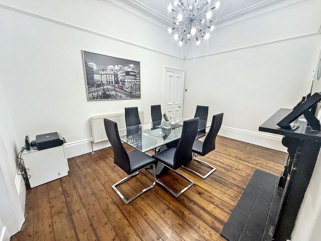 Property image 11 of 27