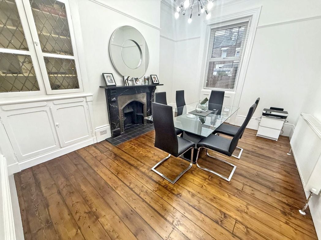Property image 10 of 27