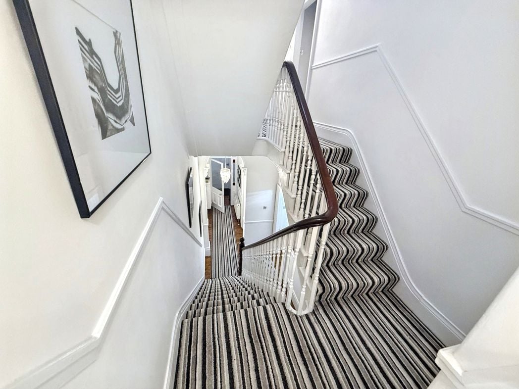 Property image 13 of 27