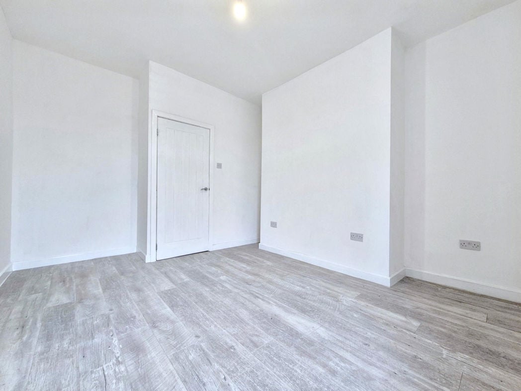Property image 7 of 18