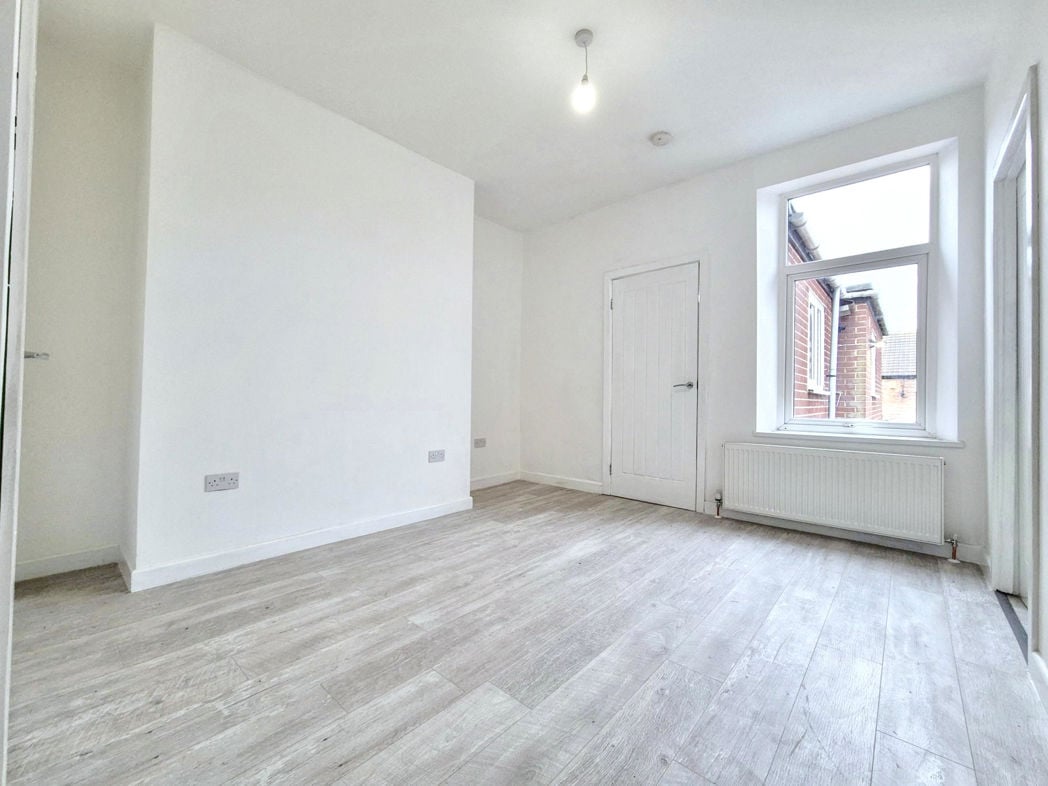 Property image 8 of 18
