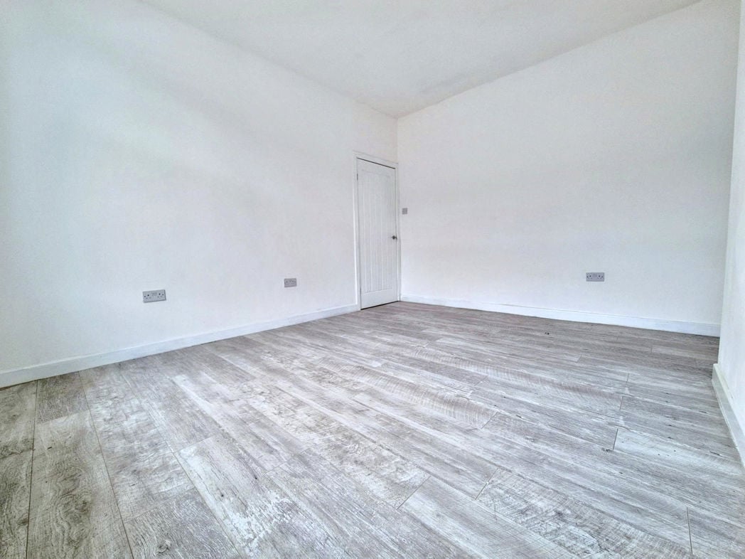 Property image 10 of 18
