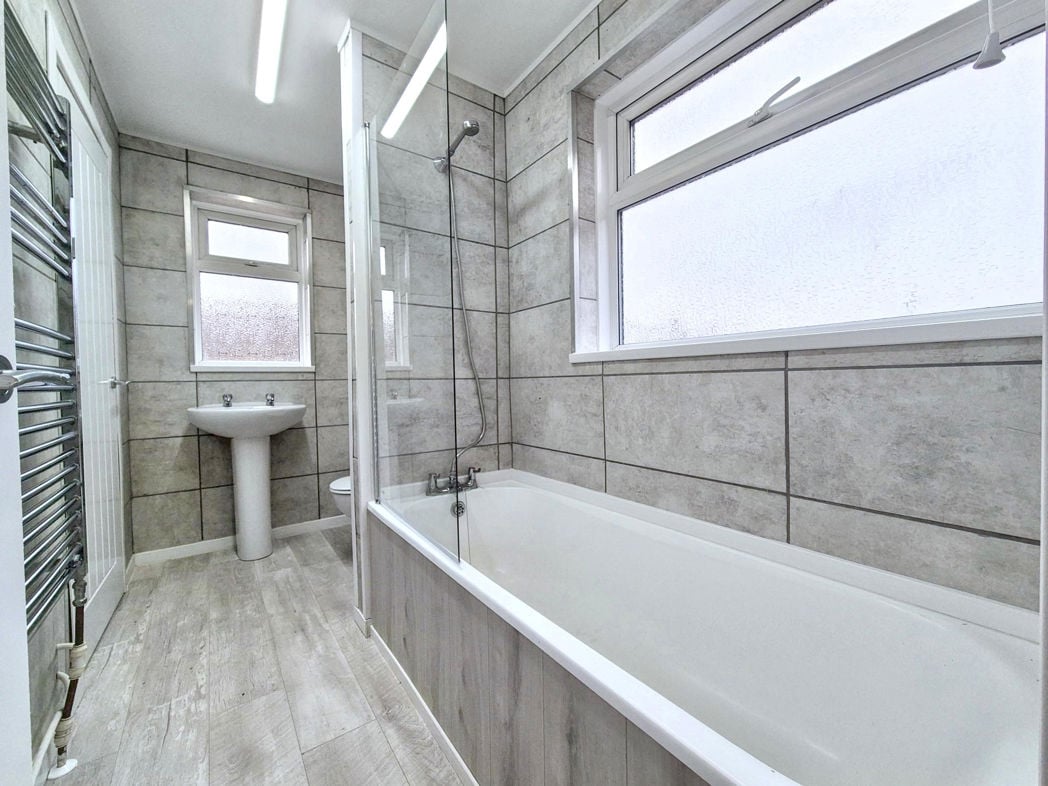 Property image 3 of 18