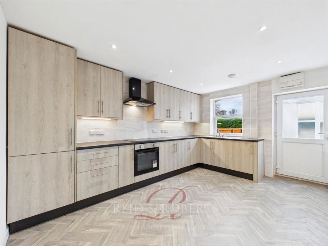 Property image 3 of 19