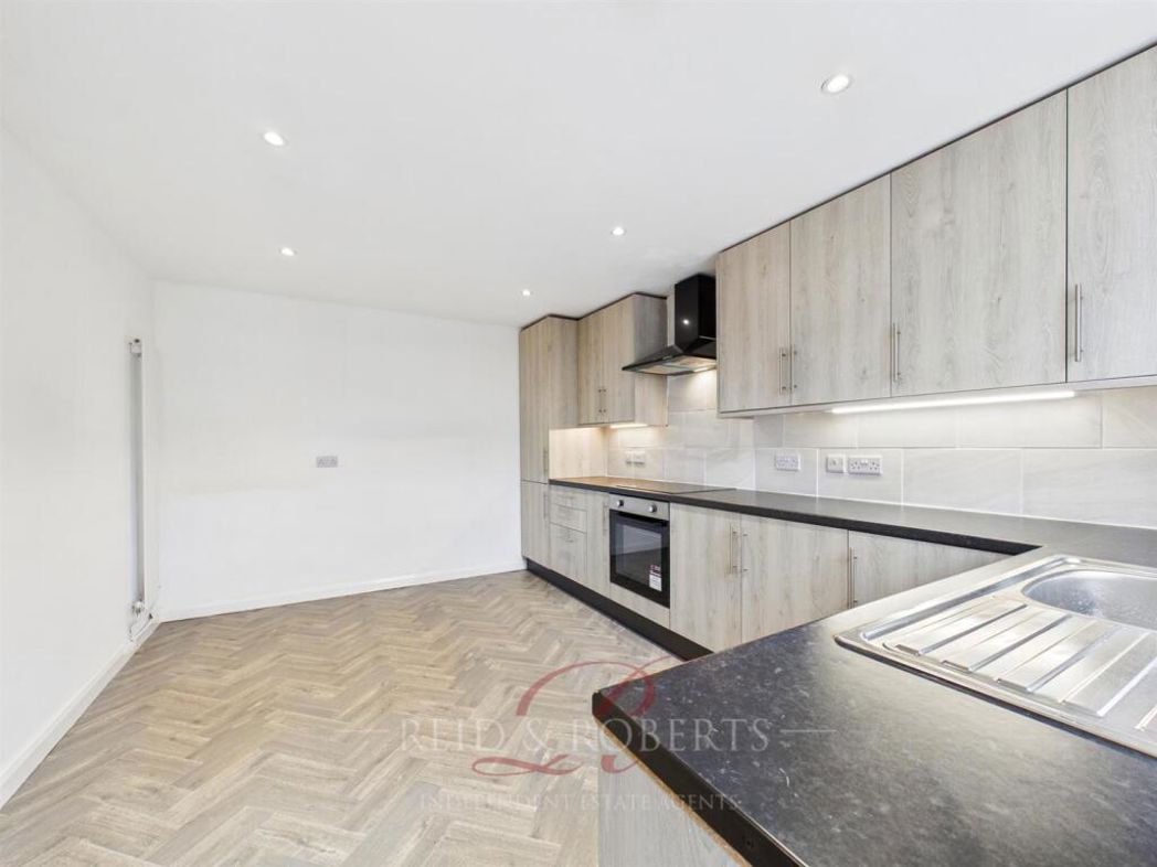 Property image 12 of 19