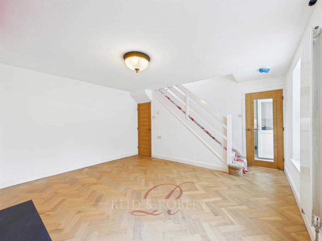 Property image 13 of 19