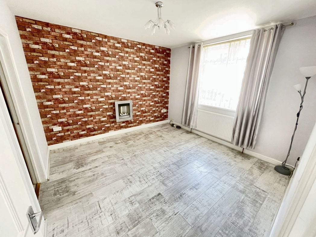Property image 3 of 8