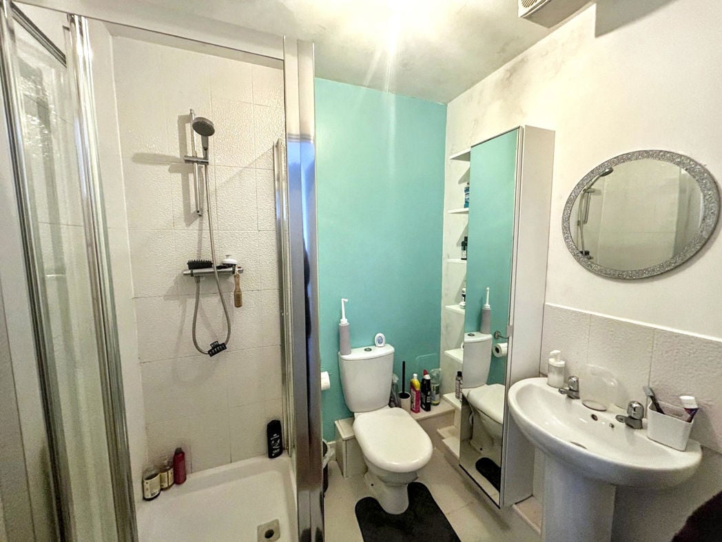 Property image 8 of 12
