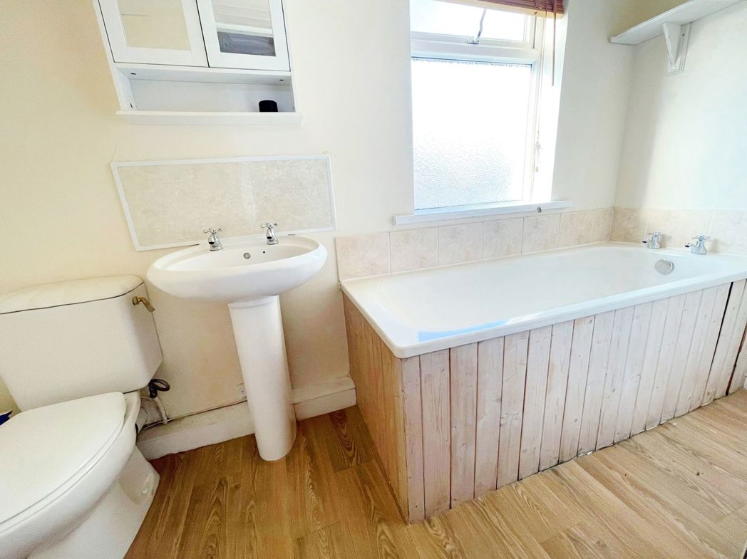 Property image 6 of 9