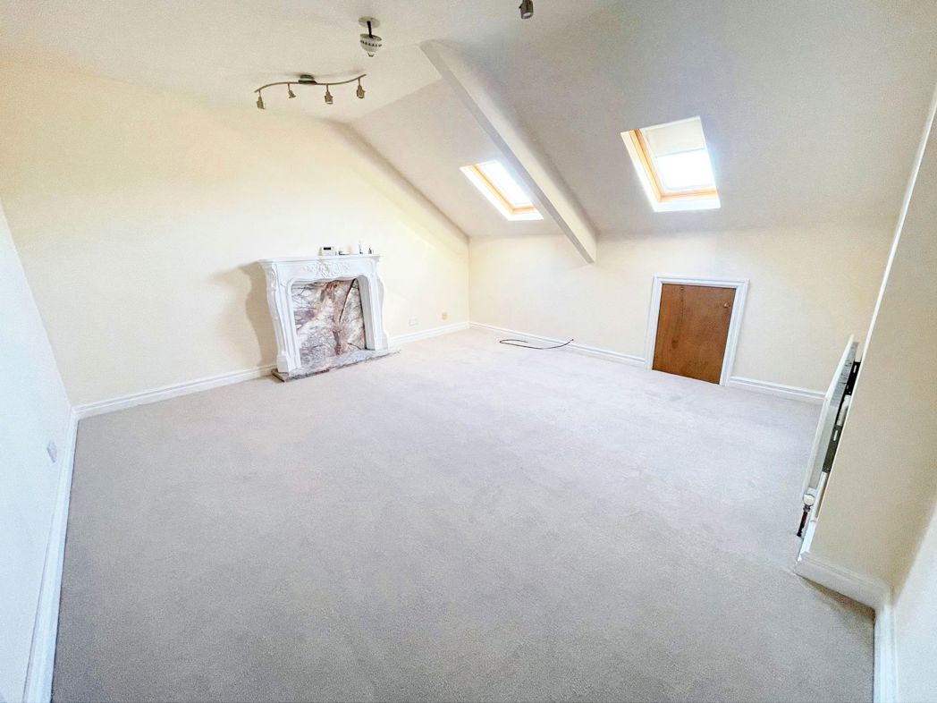 Property image 2 of 9