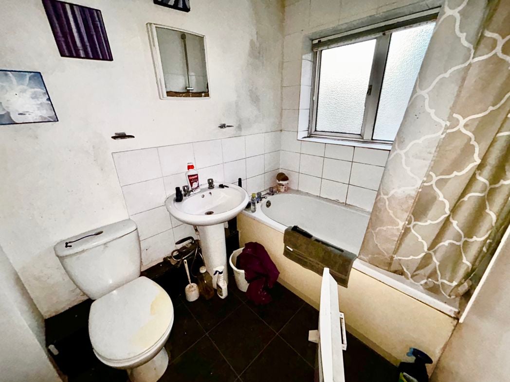 Property image 5 of 8