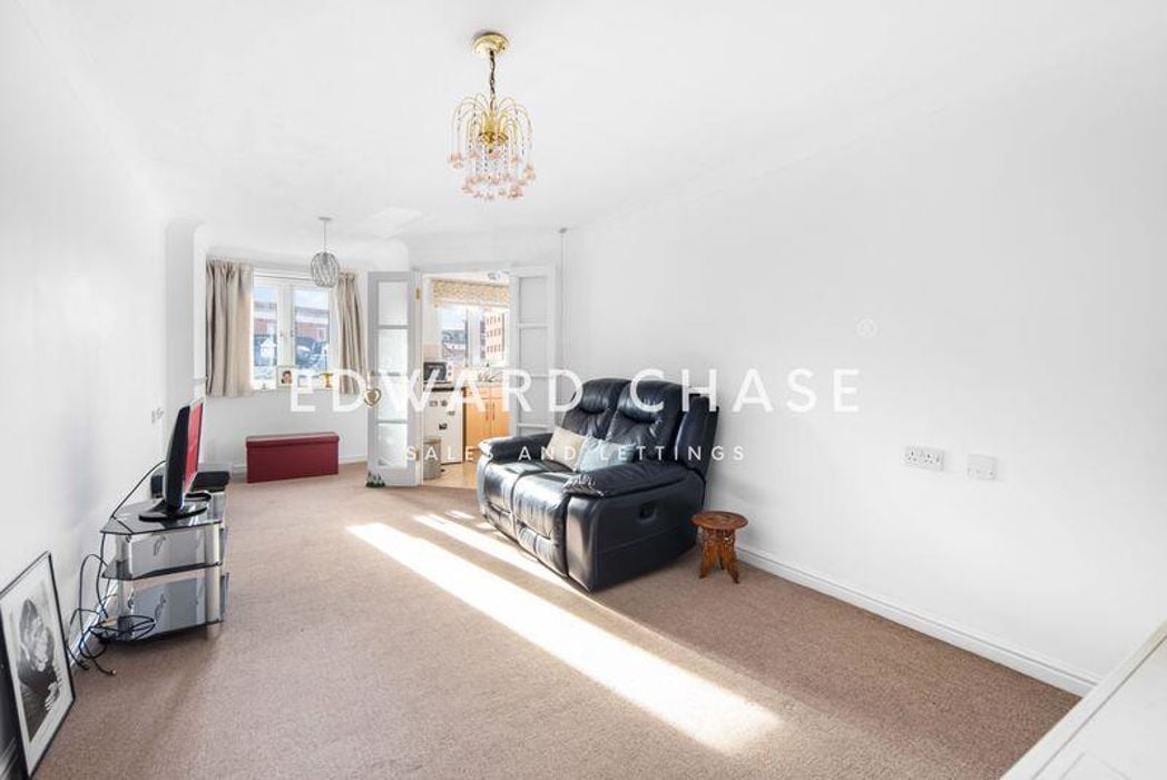 Property image 4 of 15