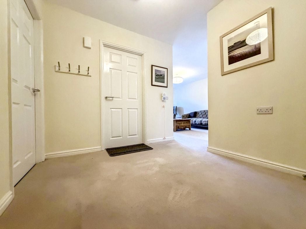 Property image 4 of 28